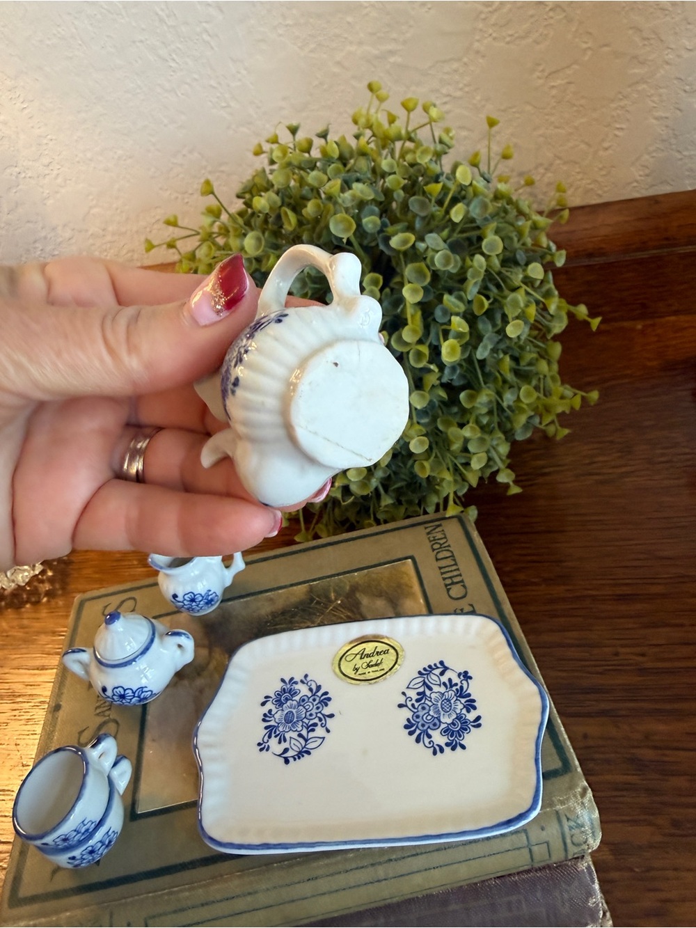 Vintage miniature White and Blue Porcelain Tea Set - Classic Floral Design - Picture 8 of 17